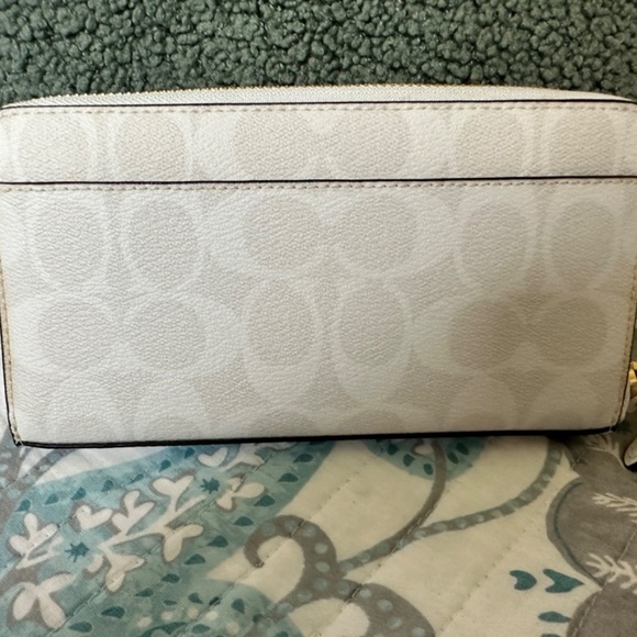 Accordion Zip Wallet In Signature Canvas - Picture 3 of 7